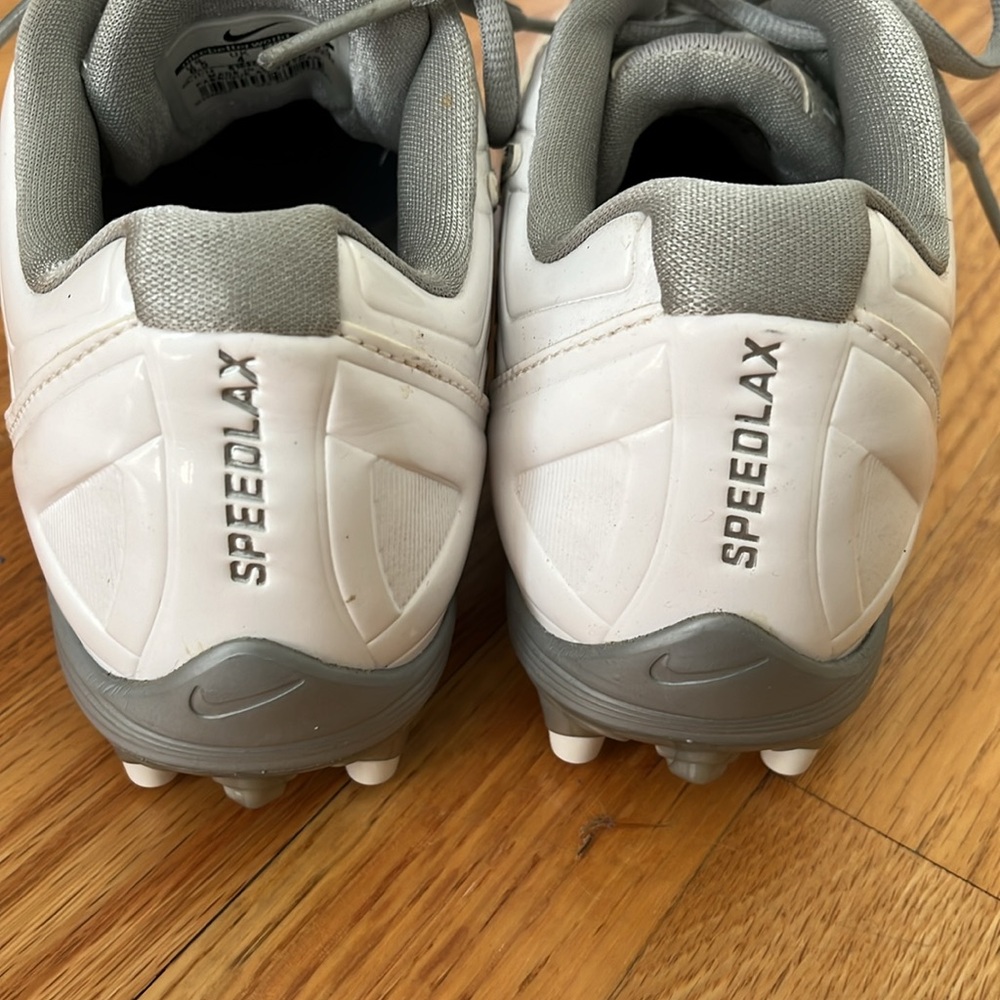 Nike women’s lacrosse cleats size 6.5 - Picture 7 of 8